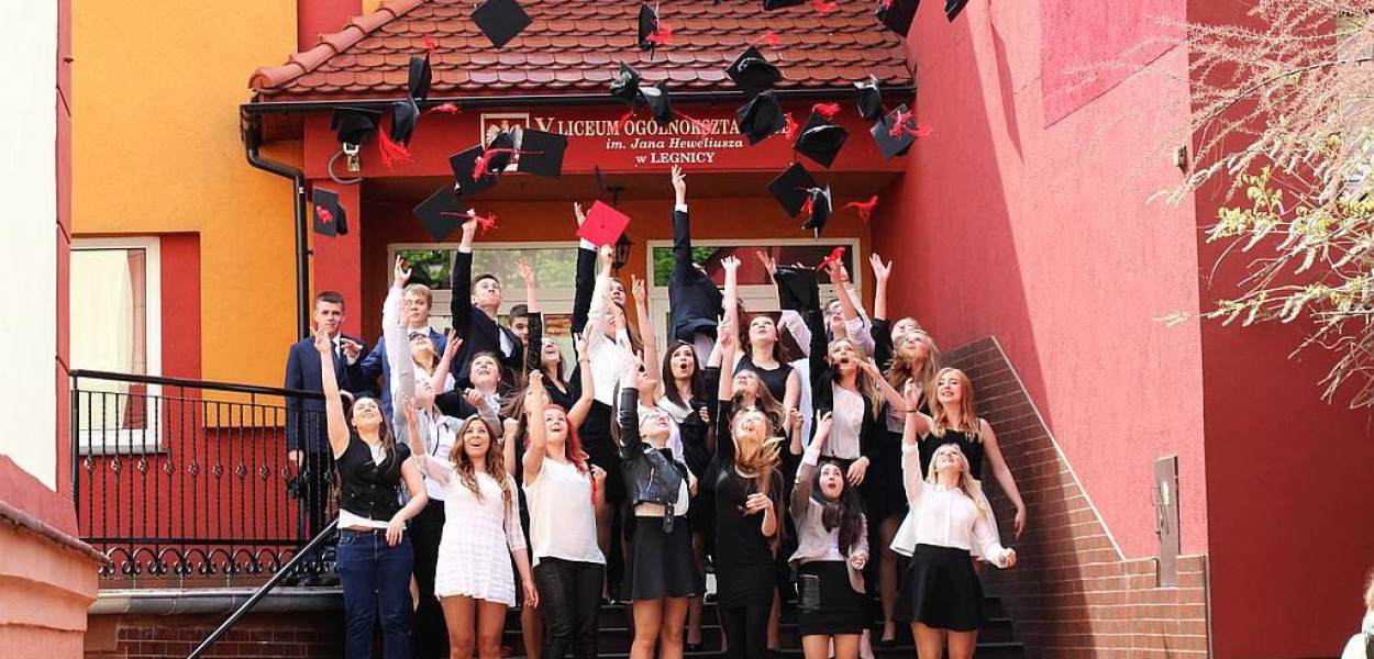 Uroczyste pożegnanie klas 3 w V LO