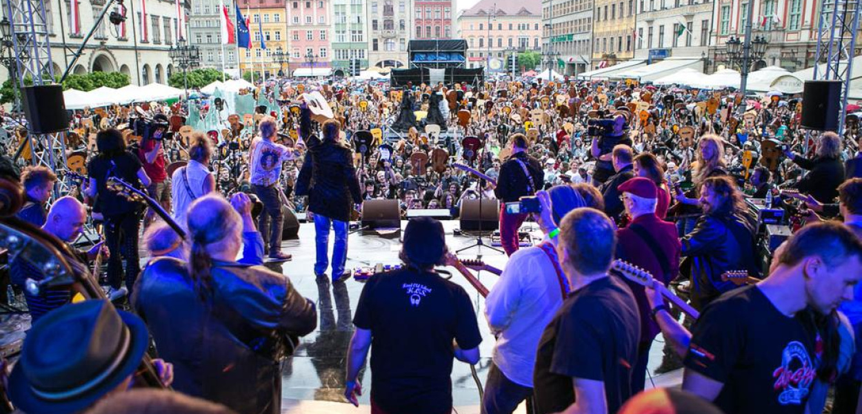 Padł gitarowy rekord na wrocławskim Rynku!