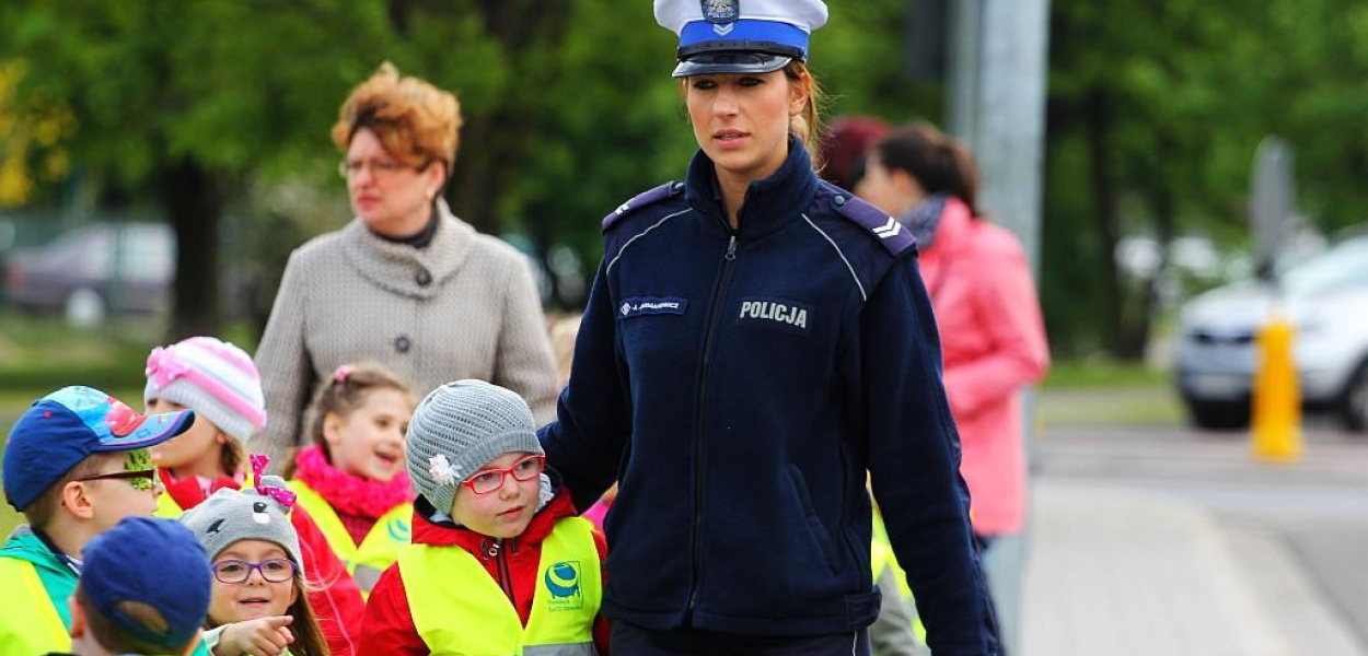 Policjantka z wizytą u przedszkolaków