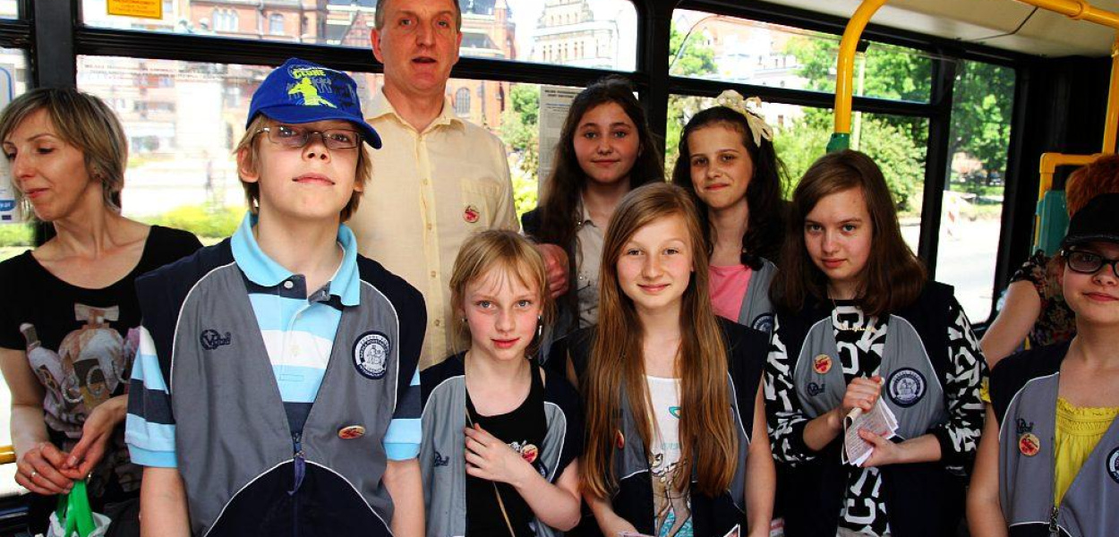 Rozśpiewane autobusy kursują po Legnicy