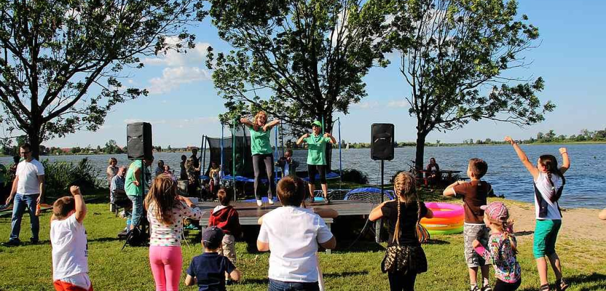 Kunicka Majówka nad jeziorem