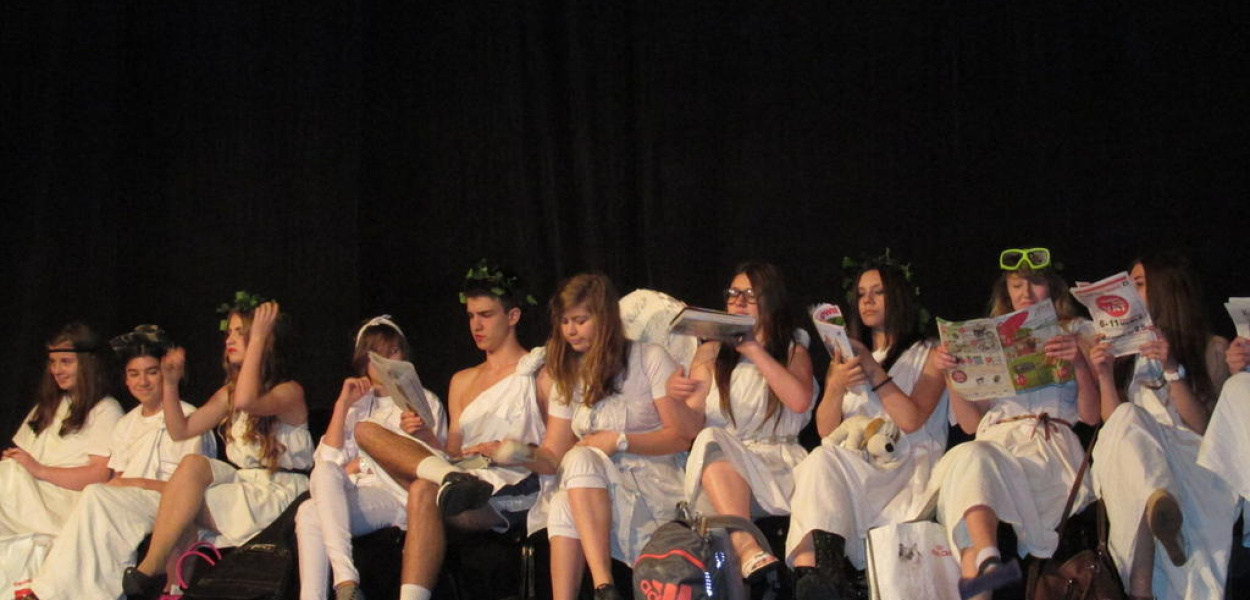 Gimnazjaliści zagrali na deskach teatru