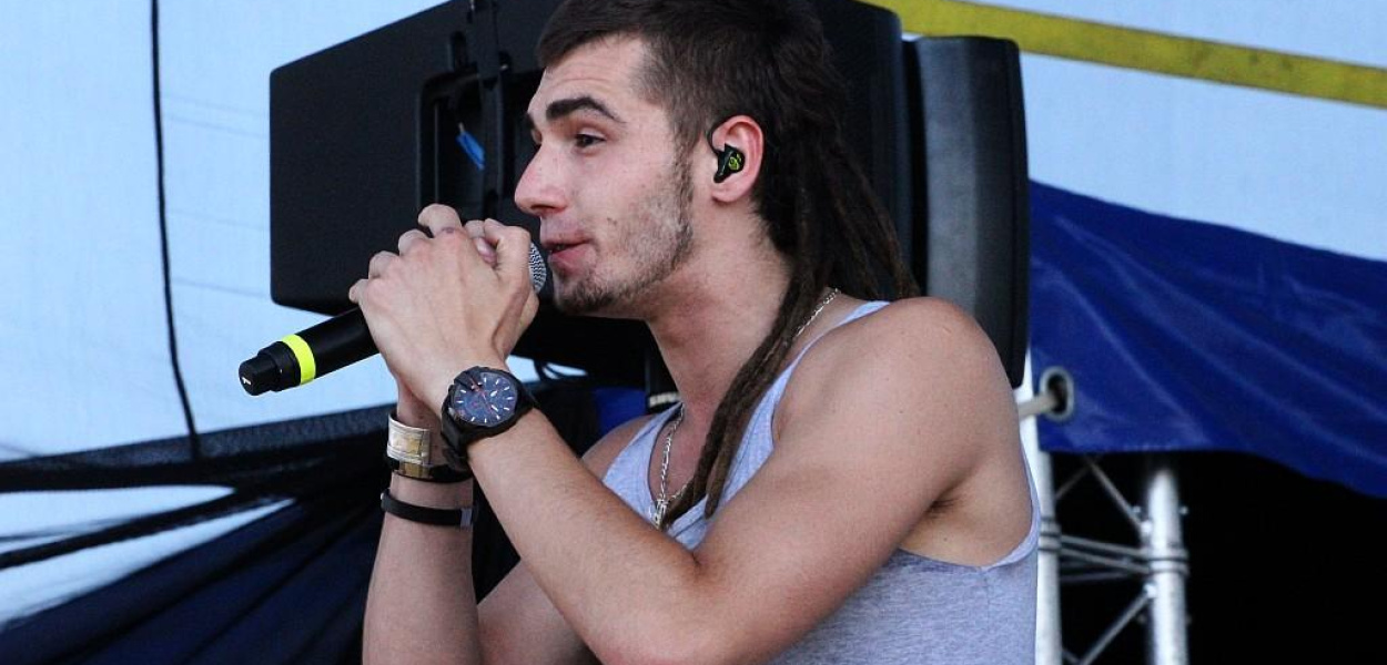 Raz, dwa, w górę ręce!