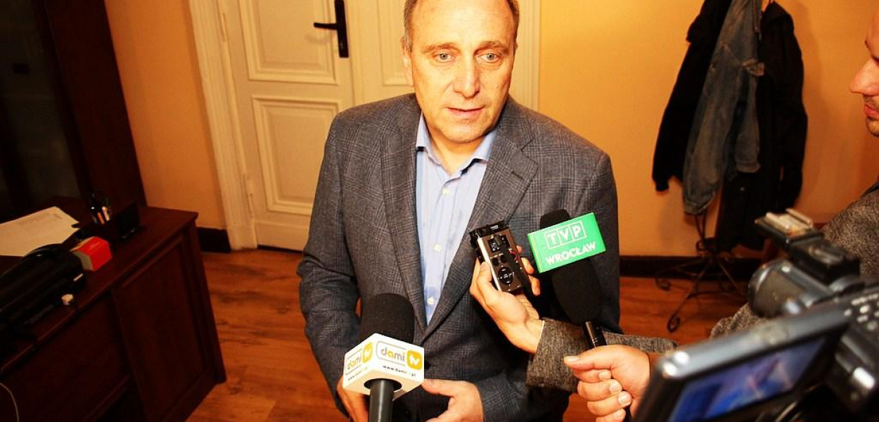 Schetyna solidarny z legnicką PO