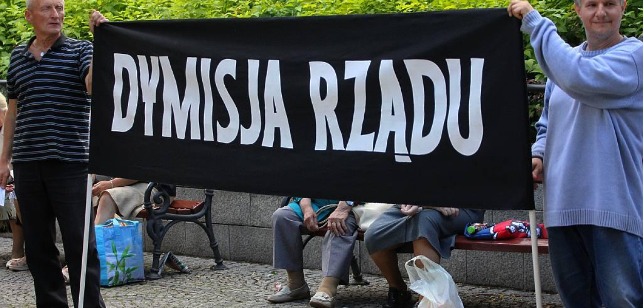 Happening prawicy. "Kto nie skacze, ten z PO"