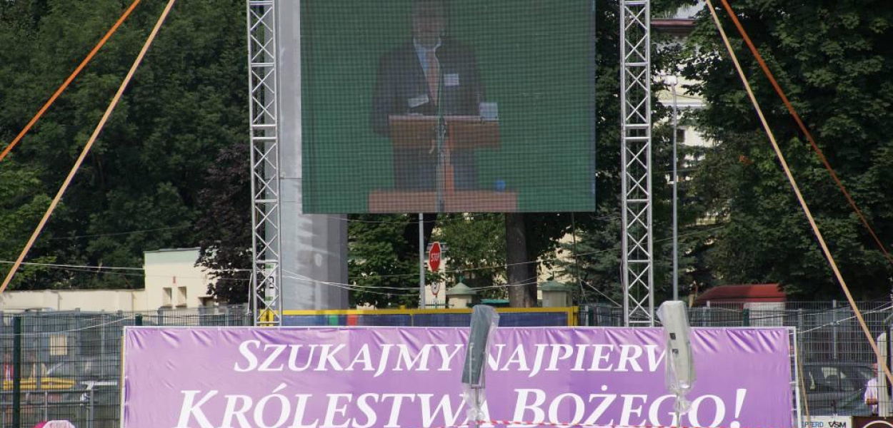 Świadkowie Jehowy zawładnęli stadionem
