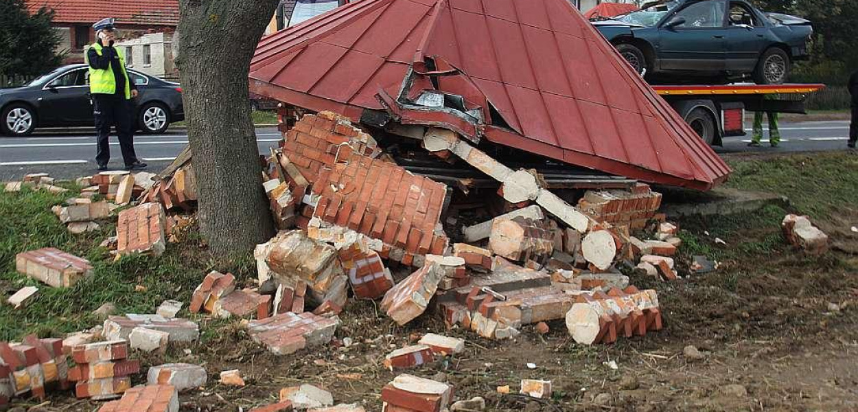 Wypadek w Miłosnej. Dwie osoby nie żyją