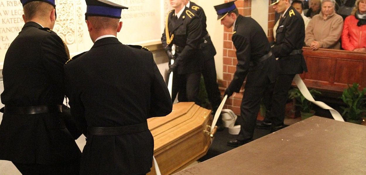 Ksiądz infułat Bochnak spoczął w krypcie katedry