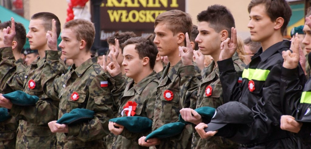 Klasy mundurowe ślubowały w Rynku