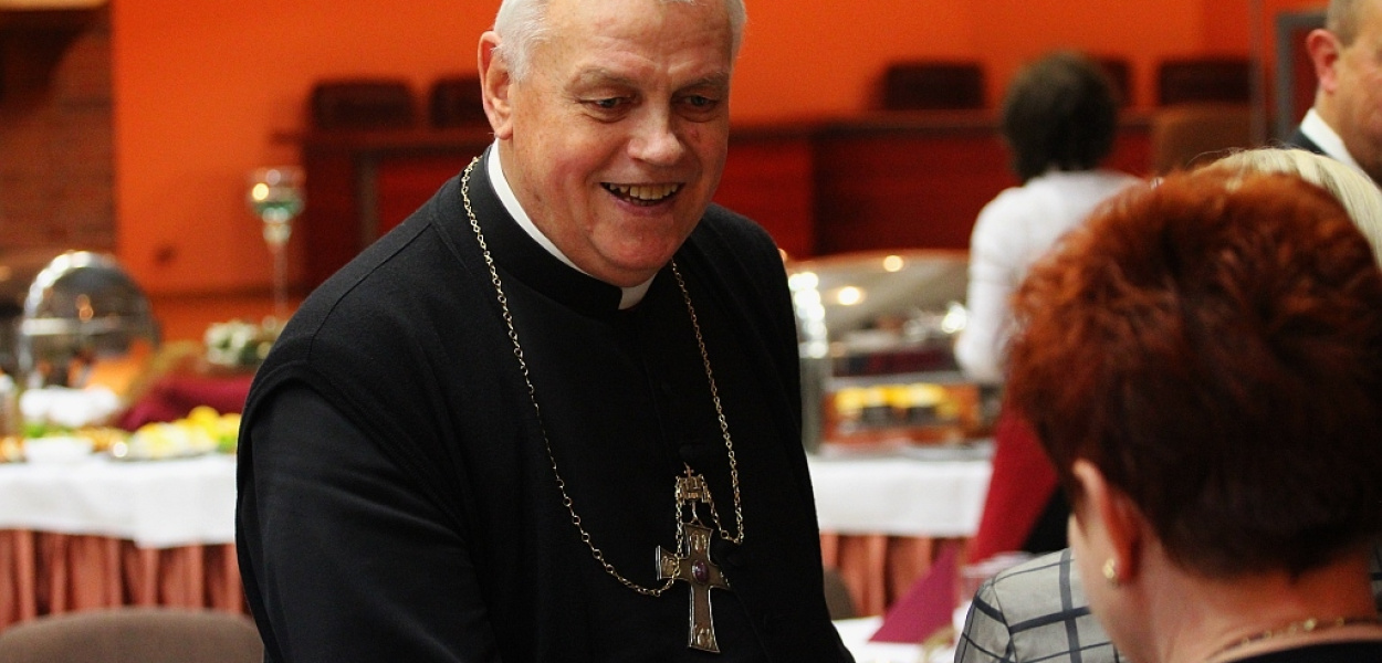 Idą święta. PiS z PO łamie się opłatkiem