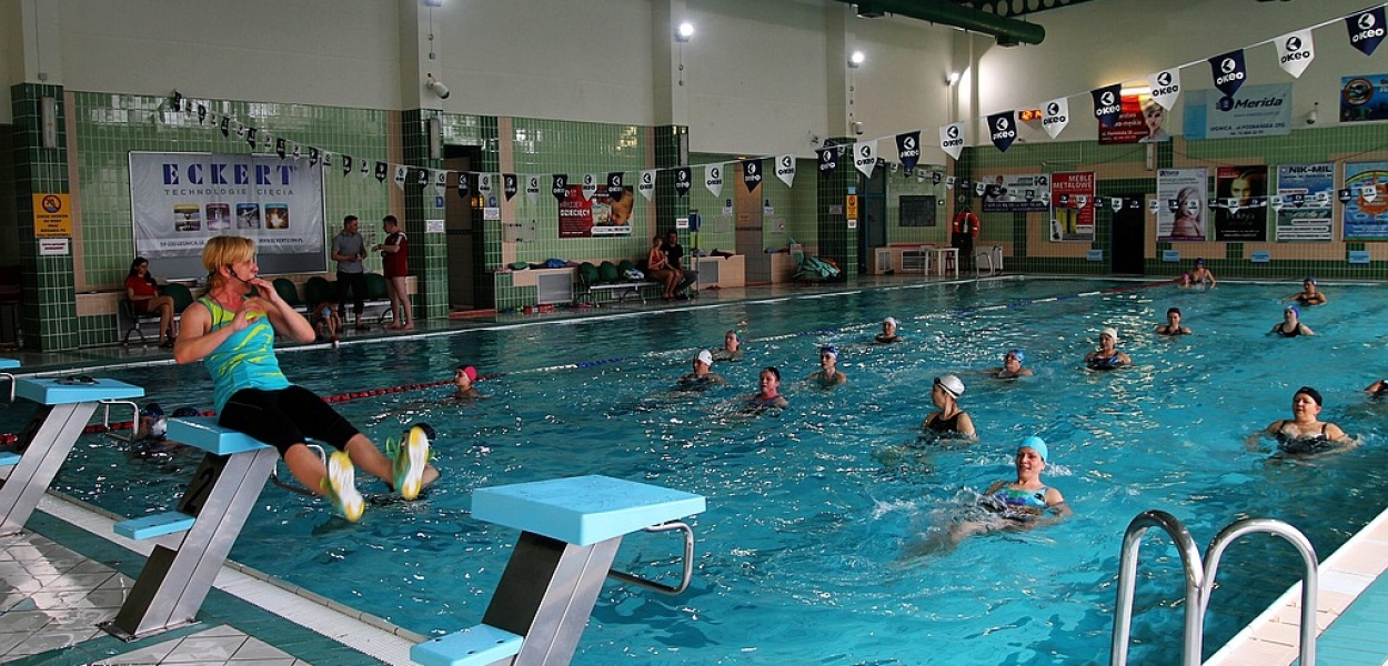 "Tańczyli" w wodzie żeby pomóc innym