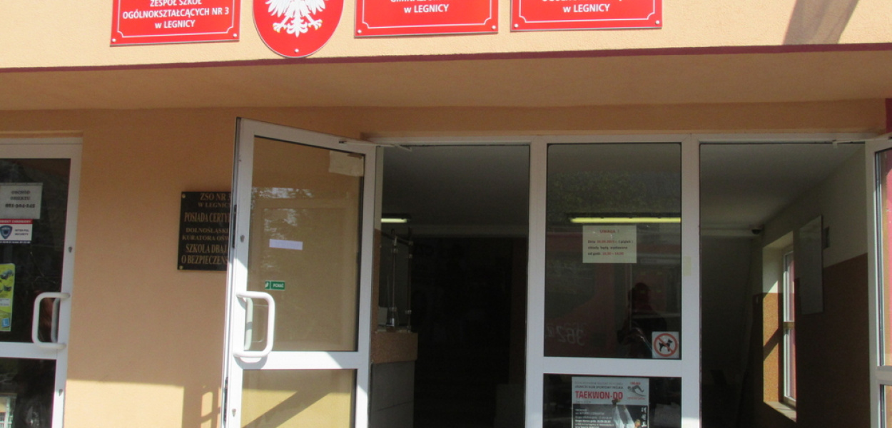 VII LO zaprasza do klas mundurowych