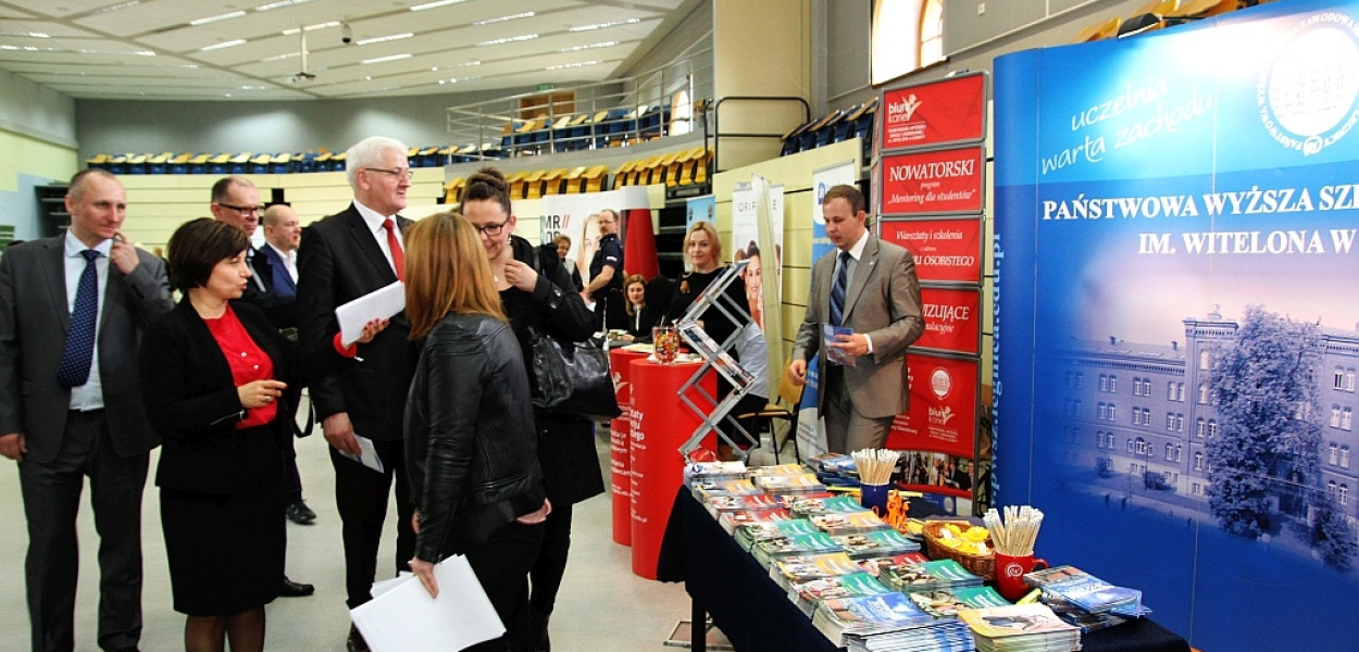 Uczelnia i pośredniak zorganizowały targi pracy