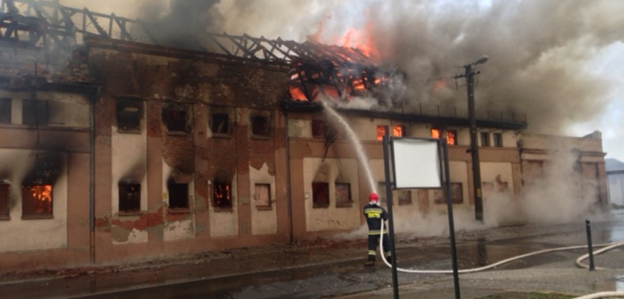 Pożar na Kartuskiej. Była stolarnia w ogniu