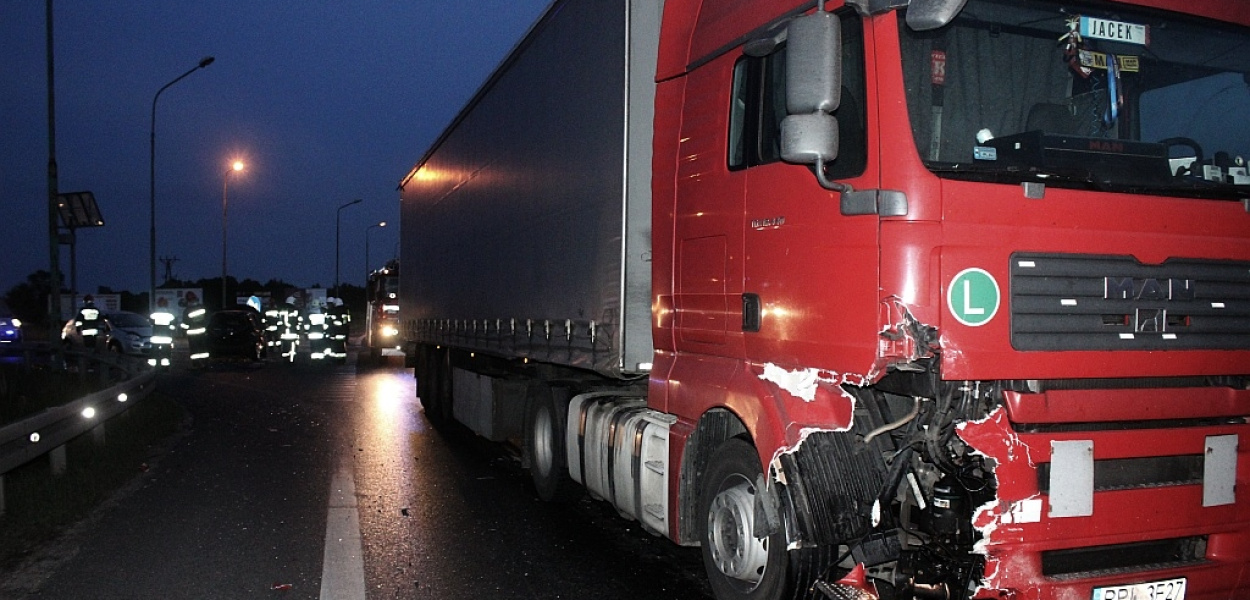 Wypadek pod Legnicą. Jedna osoba ranna