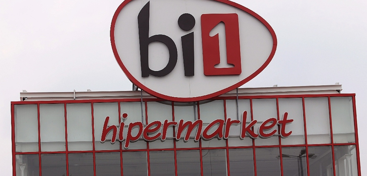 Najstarszy hipermarket w mieście ma już nowy szyld