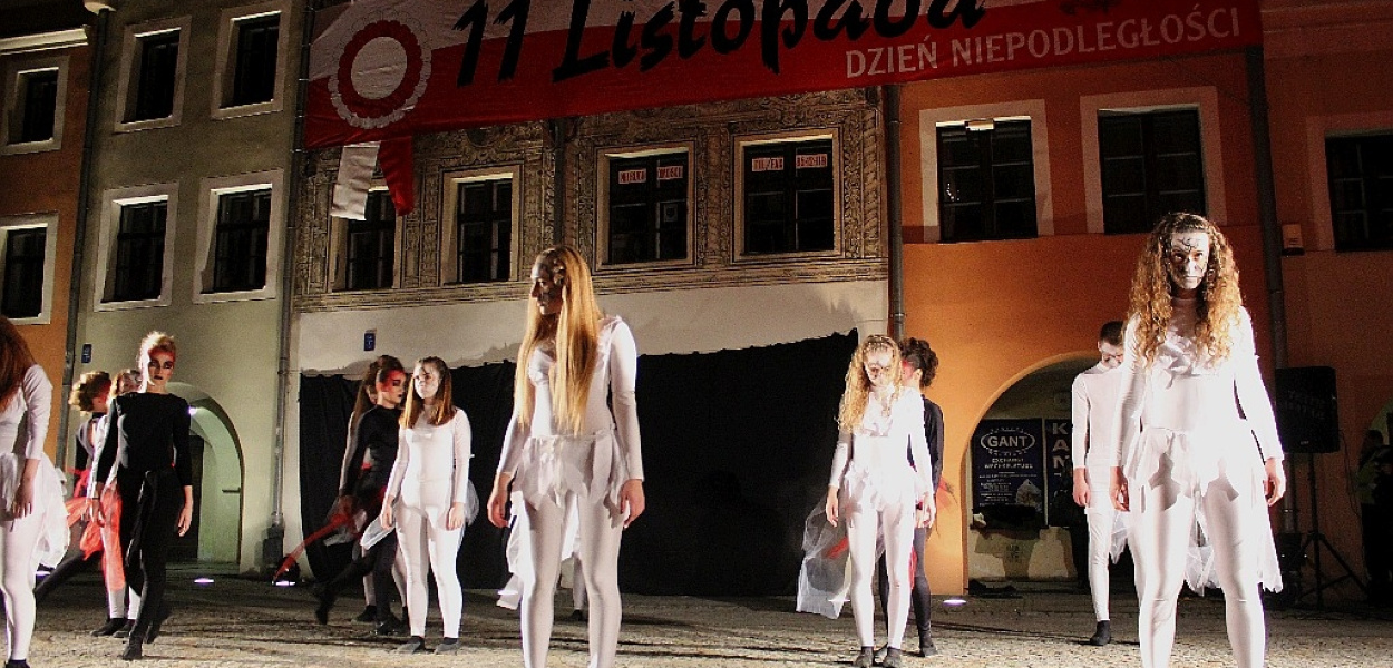 Dzień Niepodległości z Teatrem Avatar