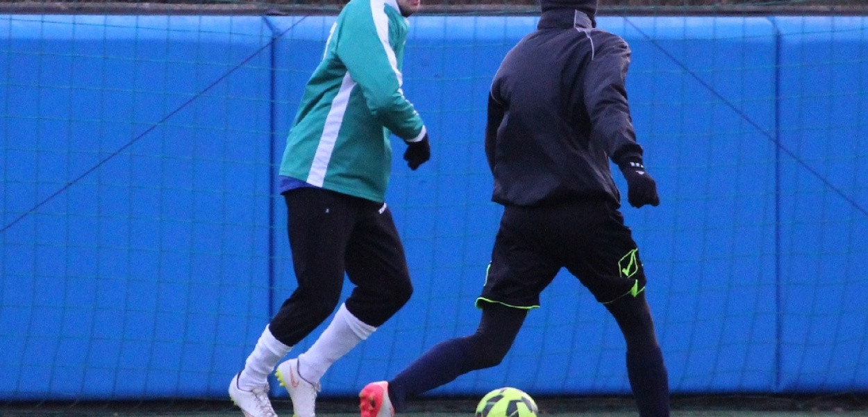 Konfeks na miękkich nogach przegrał z A-klasowcem