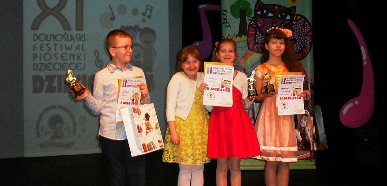 Młodzi soliści z Bielawy najlepszymi "dzieciopiewami
