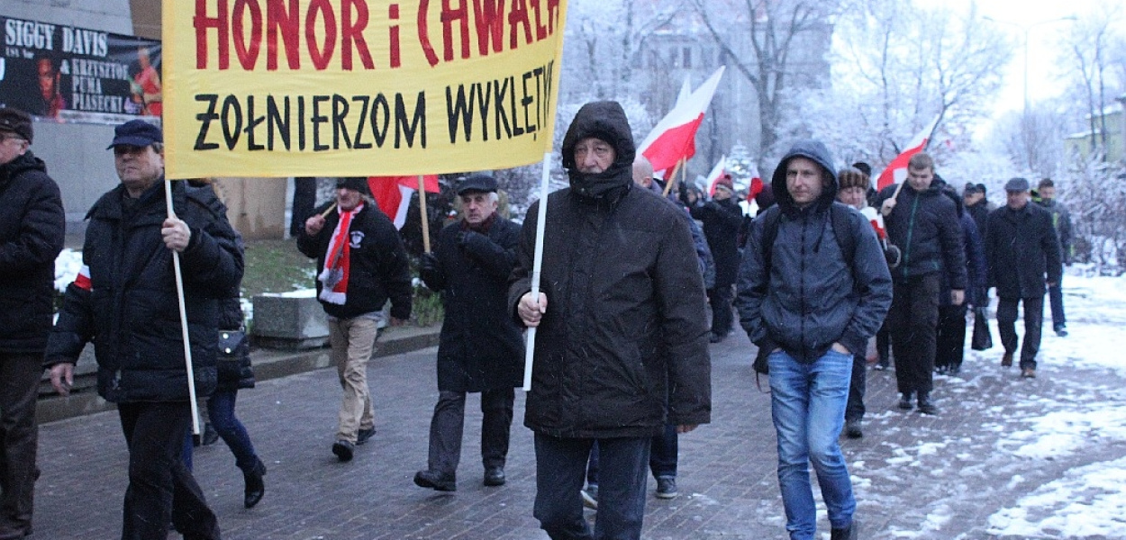 PiS, narodowcy i kibice Miedzi oddali hołd Niezłomnym