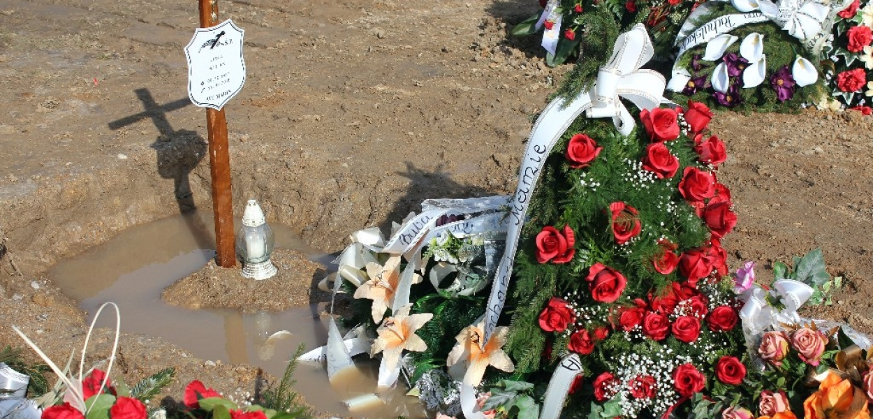 Zapadają się groby na cmentarzu w Jaszkowie