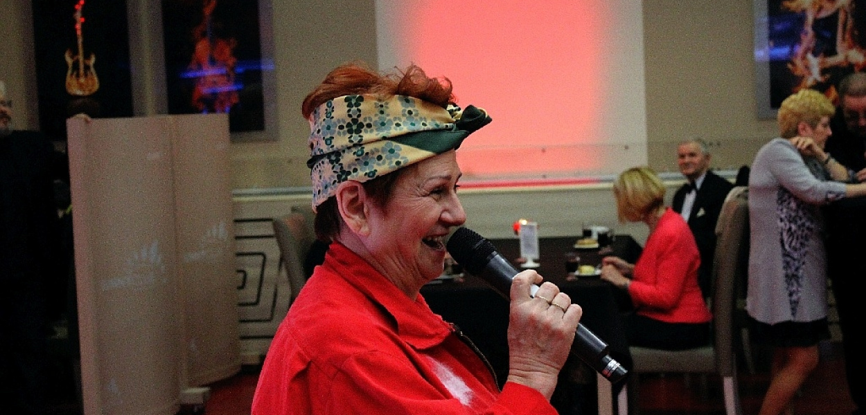 Seniorzy dobrze bawili się z okazji Dnia Kobiet