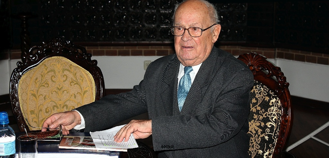 Historia Czesława Kowalaka o sztandarach szkolnych