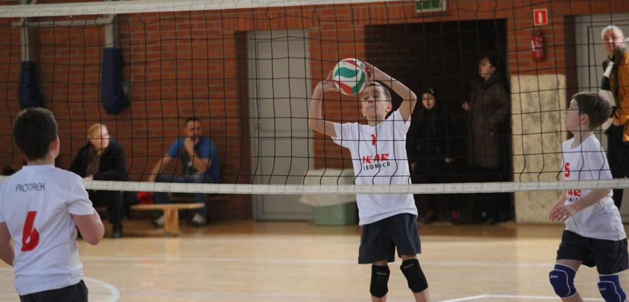 Najmłodsi siatkarze walczyli o koszulkę Popiwczaka
