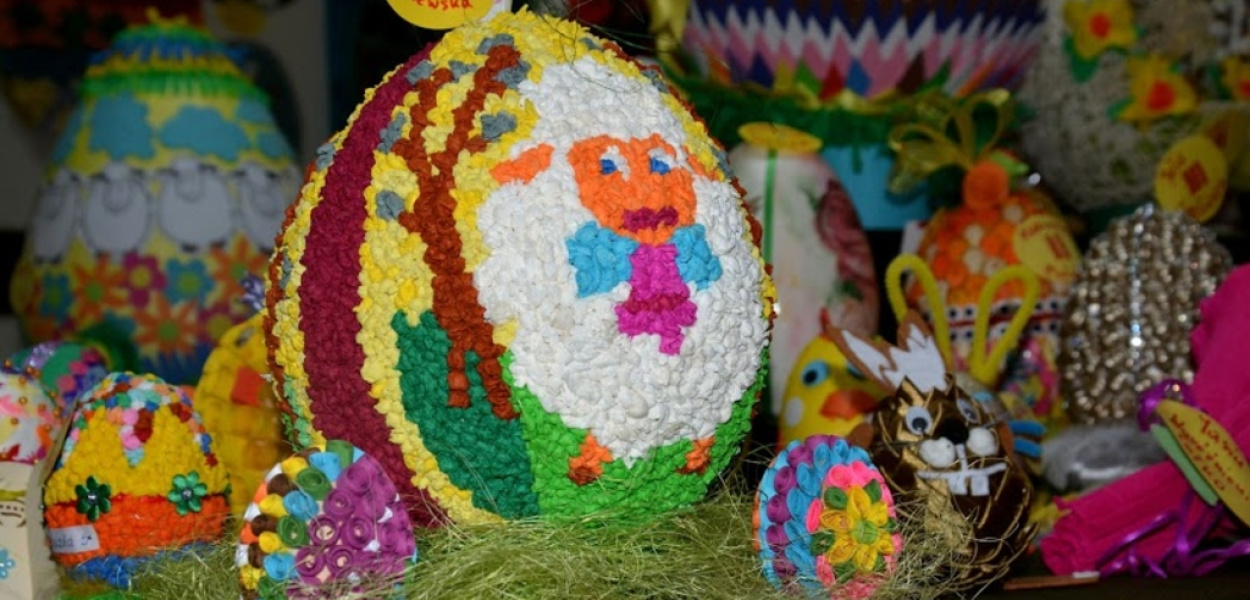 Wernisaż wielkanocnej wystawy na Piekarach