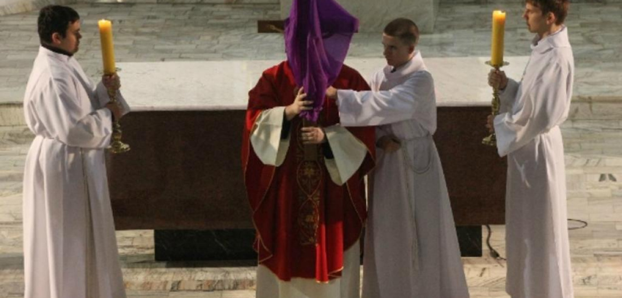 Wielki Piątek. Drugi dzień Triduum Paschalnego