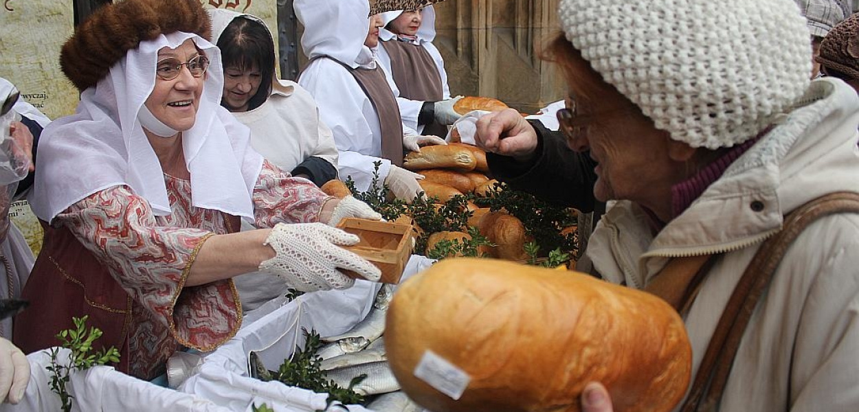 Chleb, śledź i grosz, czyli jałmużna po legnicku