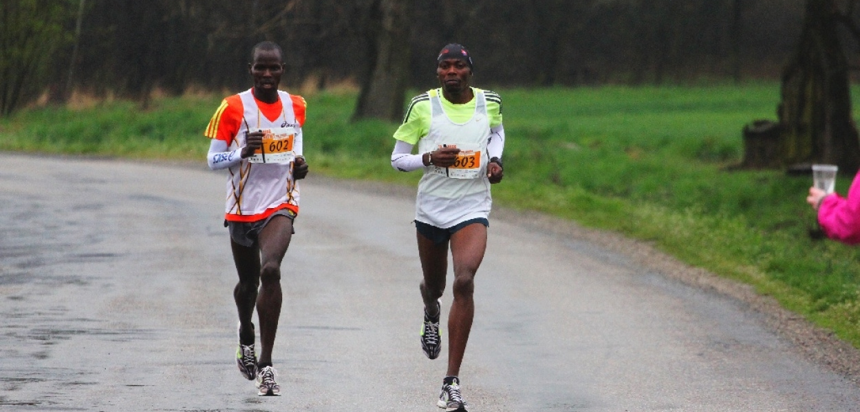 Deszcz i chłód Kenijczykom nie straszny