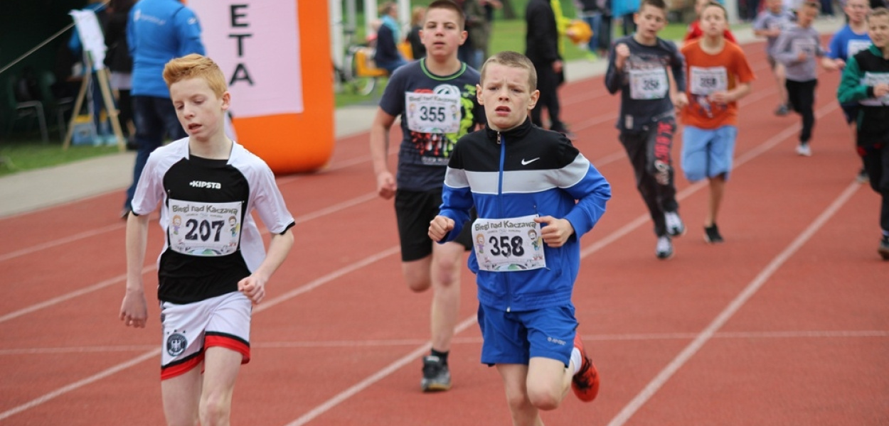Uczniowie pobiegli nad Kaczawą z OSiR-em