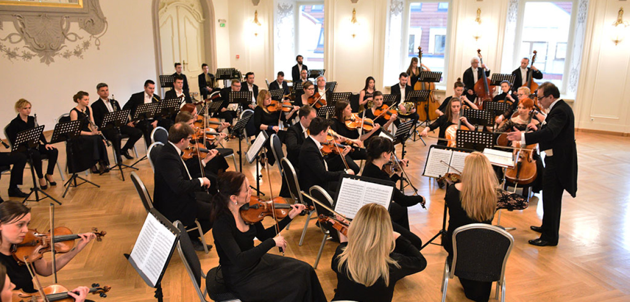 Orkiestra Ksiądzyny „obudziła” Salę Królewską