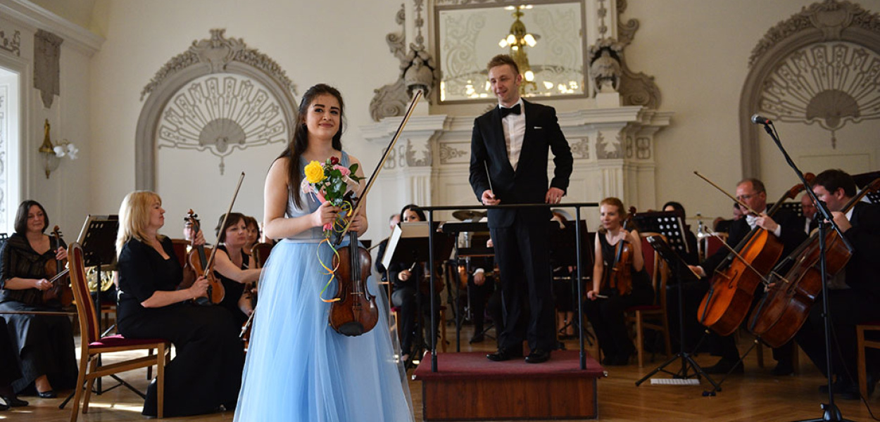 Radosne dźwięki skrzypiec w Sali Królewskiej