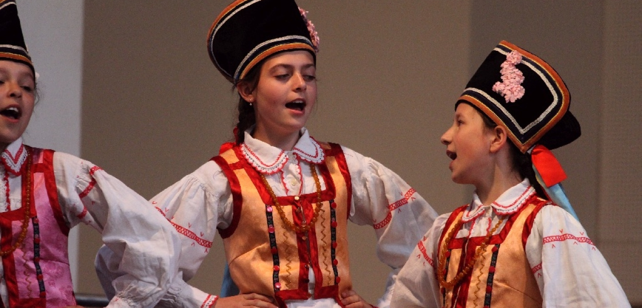 ZPiT kolorowo i na ludowo w Sali Maneżowej