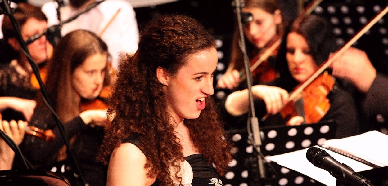 Estrada dyplomantów - ostatni raz w roli uczniów 