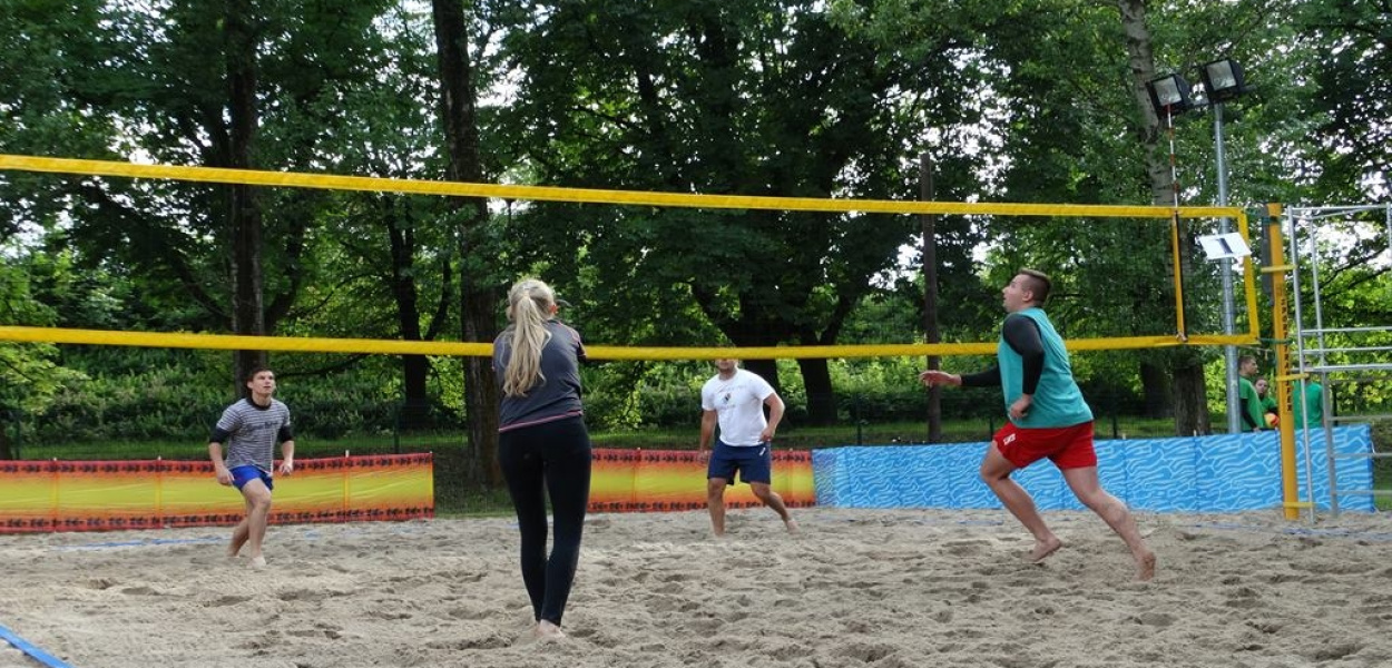 Grali w siatkówkę bez skarpet. Kto najlepszy?