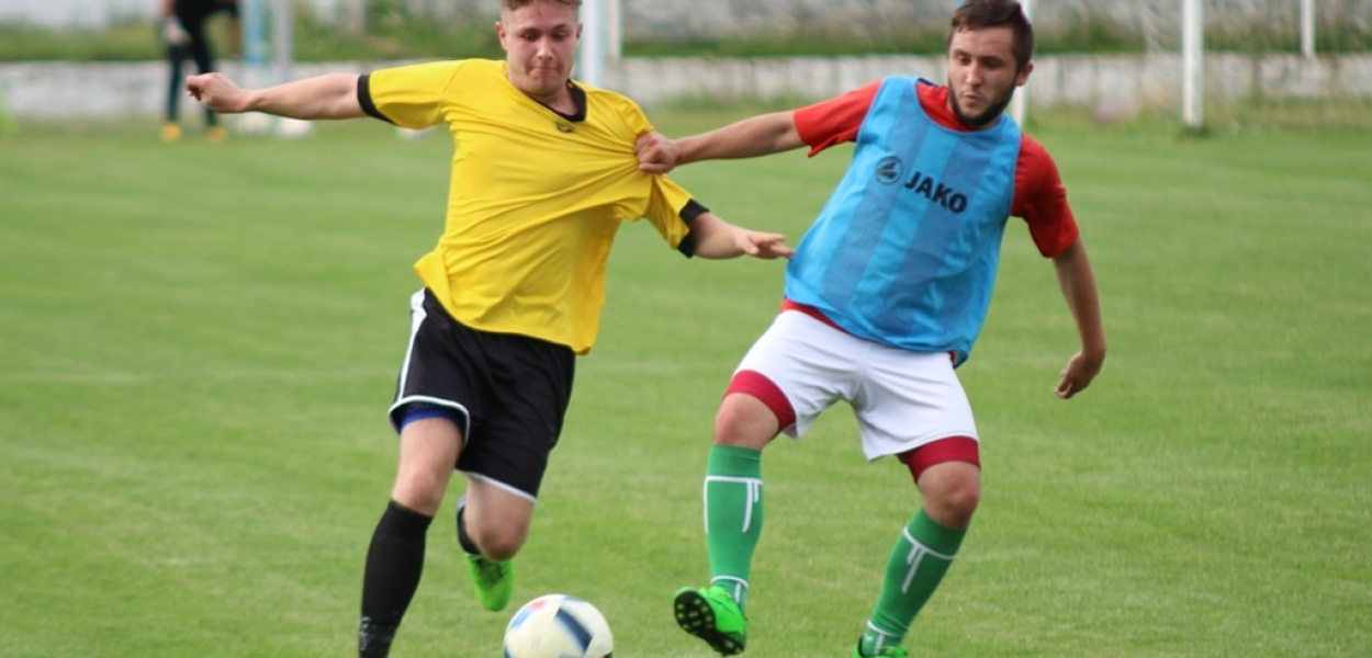 Zupełnie nowy Konfeks przegrał z Męcinką
