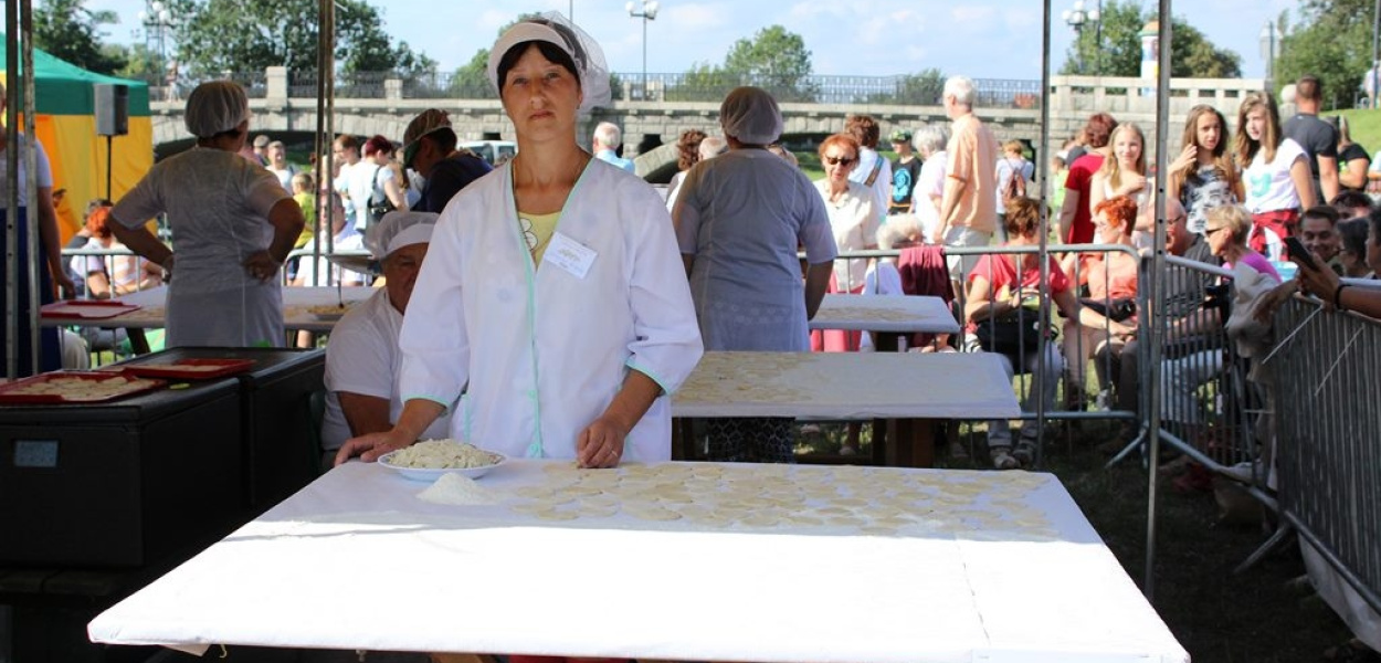 Mamy nową mistrzynię w lepieniu pierogów
