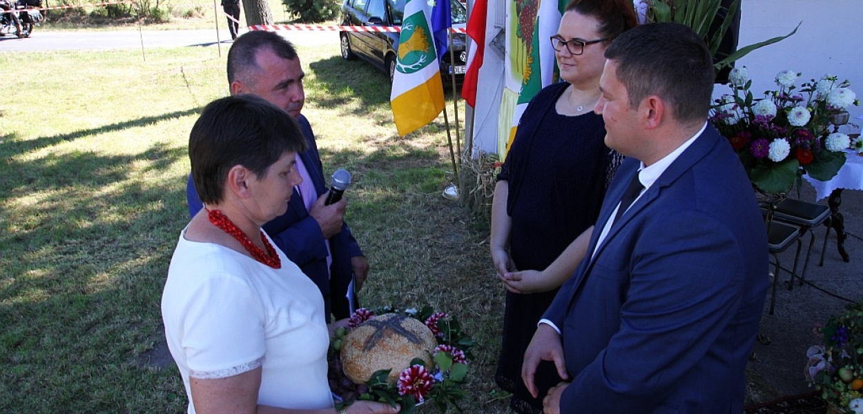 Mieszkańcy gminy Ruja dziękują za plony 