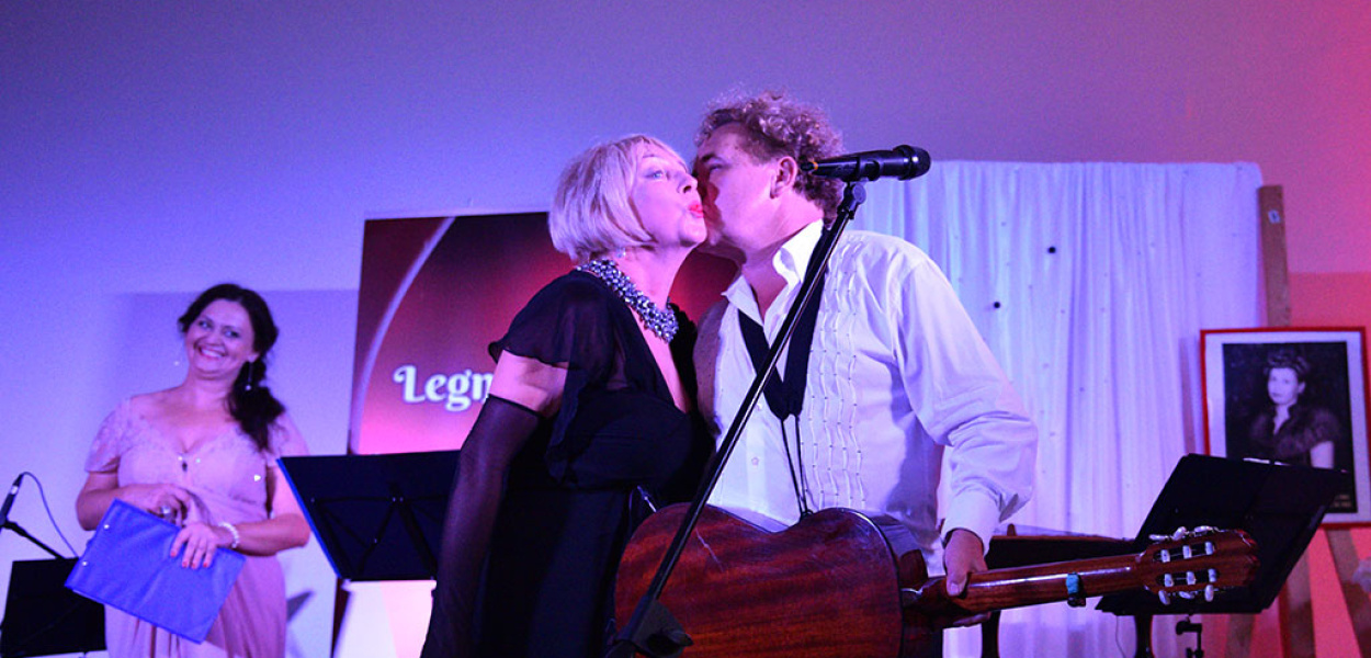 Romans z nieszczęśliwą miłością w tle