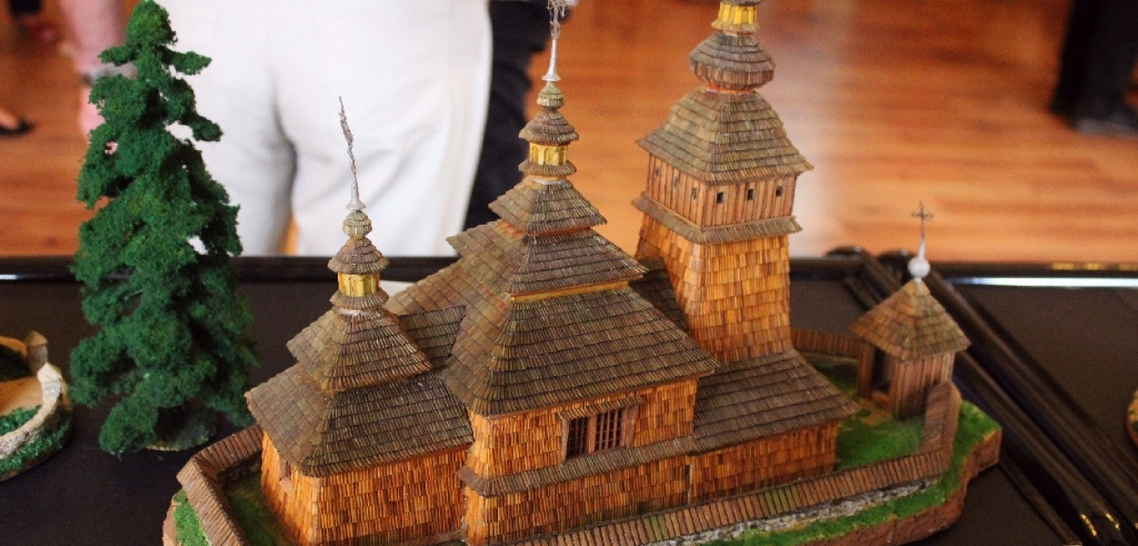 Samotne łemkowskie cerkiewki w bibliotece