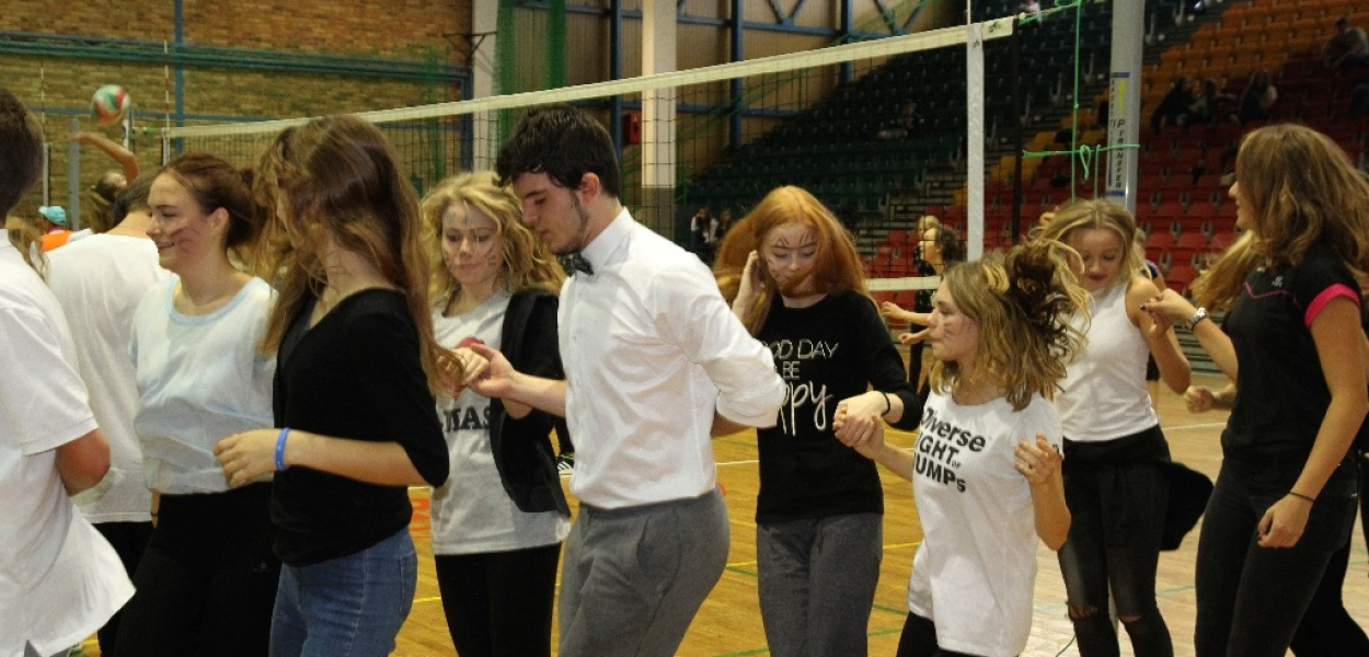 Pierwszaki z II LO przyjęte do grona uczniów