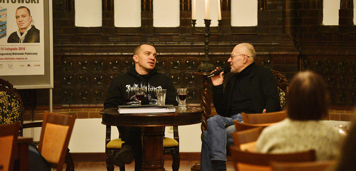 Orbitowskiego opowieść o prawdziwym życiu