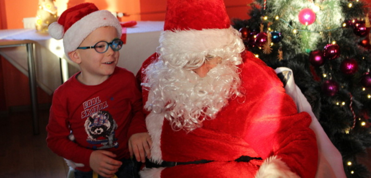 Przyniósł dzieciom prezenty i uśmiech na święta