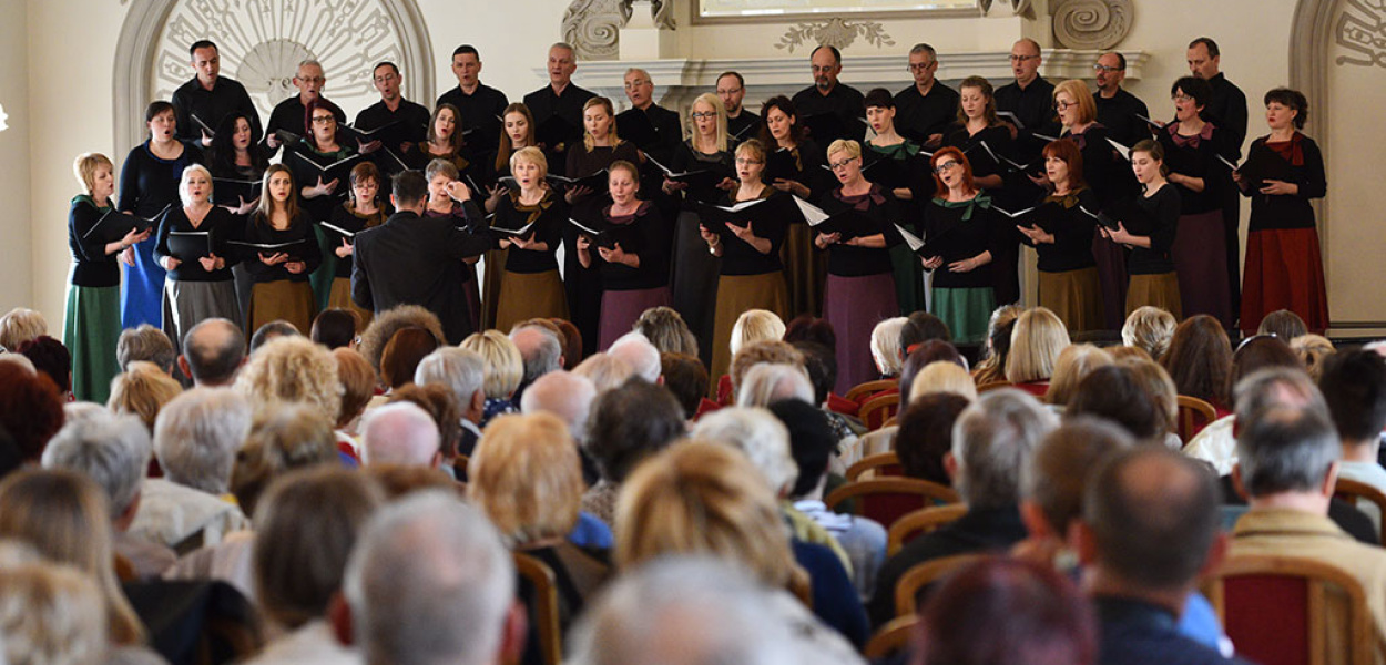 Madrygał jednym z ośmiu finalistów Cantatu!