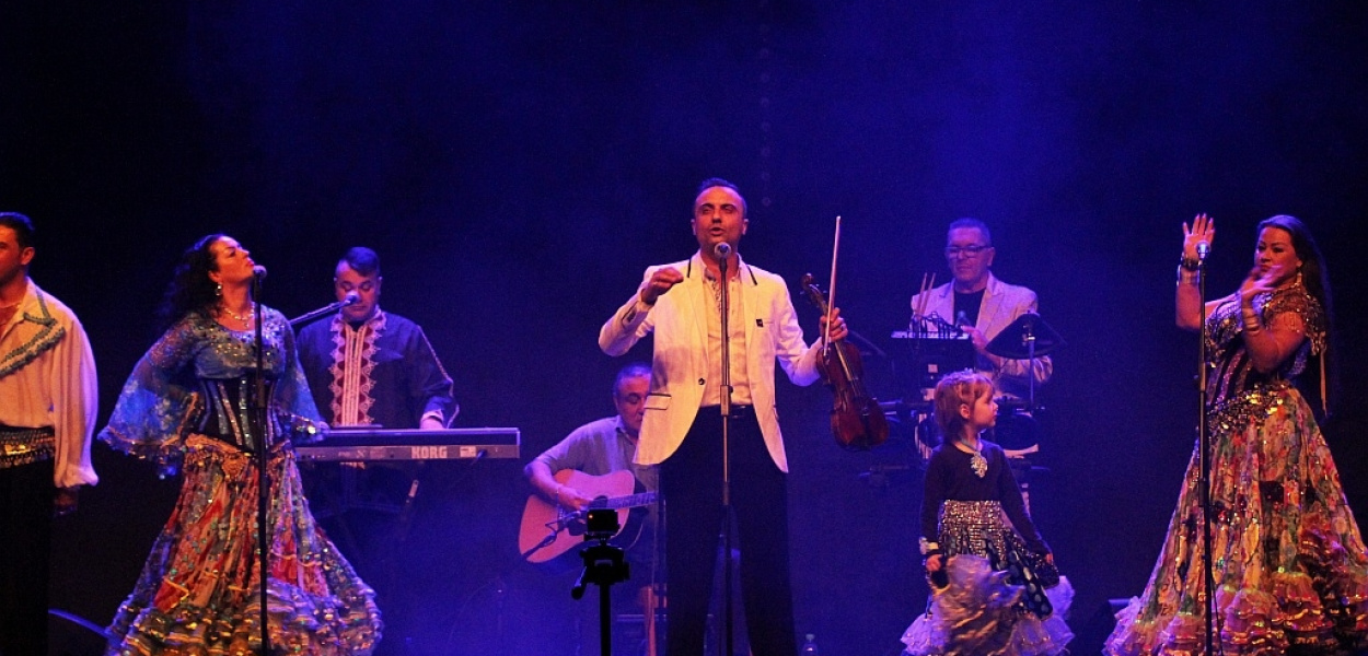 Dziani zaśpiewał dla legniczanek z okazji Dnia Kobiet