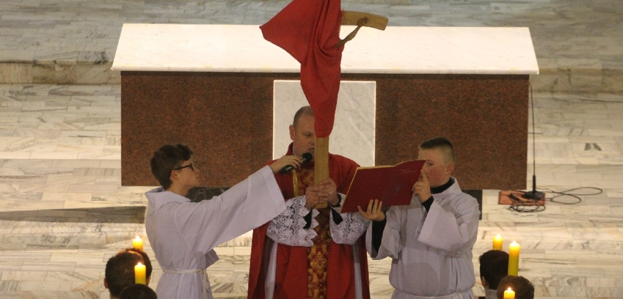 Wielki Piątek. Drugi dzień Triduum Paschalnego