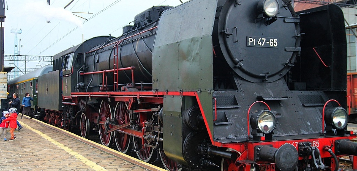 Nostalgiczna wycieczka pociągiem retro